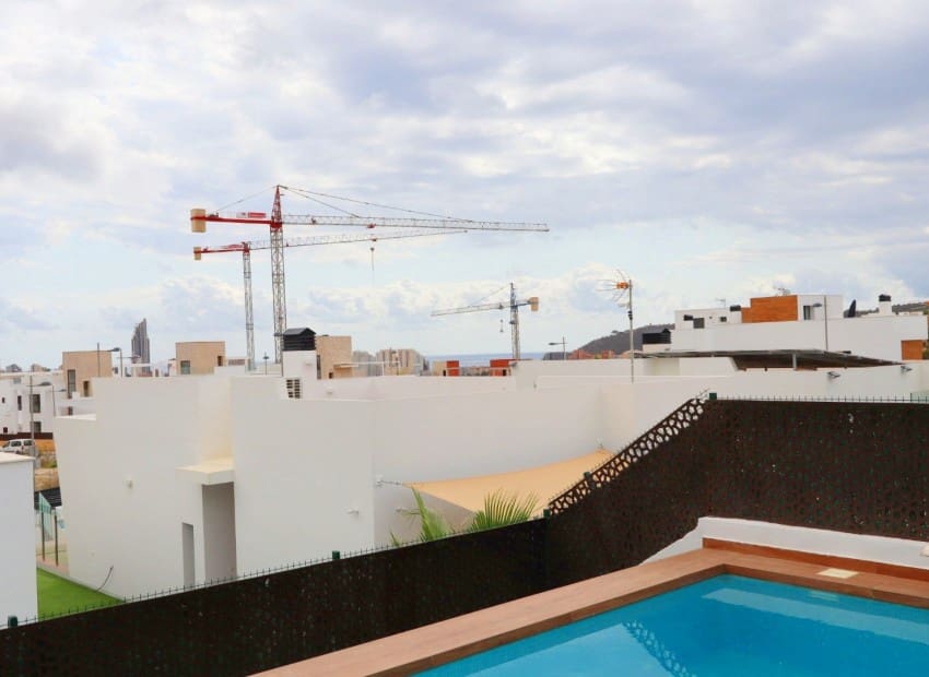3 bedroom Villa for sale in Finestrat with pool - € 725,000 (Ref: 8825757)