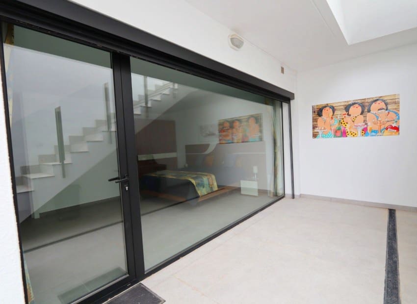 3 bedroom Villa for sale in Finestrat with pool - € 725,000 (Ref: 8825757)