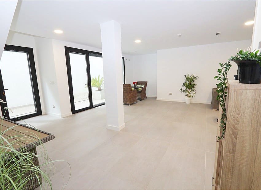 3 bedroom Villa for sale in Finestrat with pool - € 725,000 (Ref: 8825757)