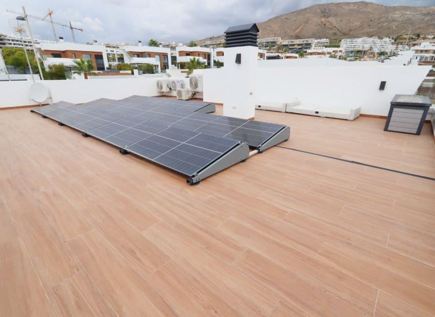 3 bedroom Villa for sale in Finestrat with pool - € 725,000 (Ref: 8825757)