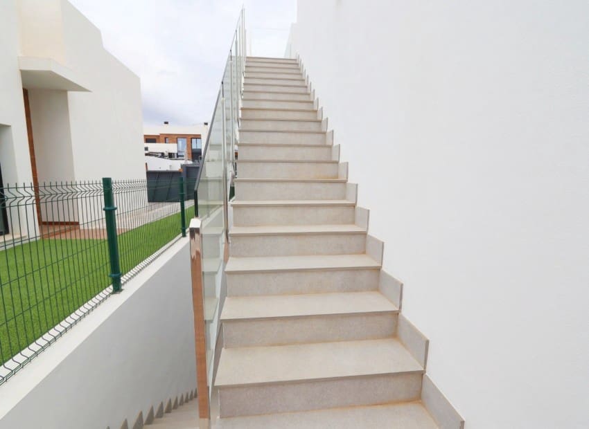 3 bedroom Villa for sale in Finestrat with pool - € 725,000 (Ref: 8825757)