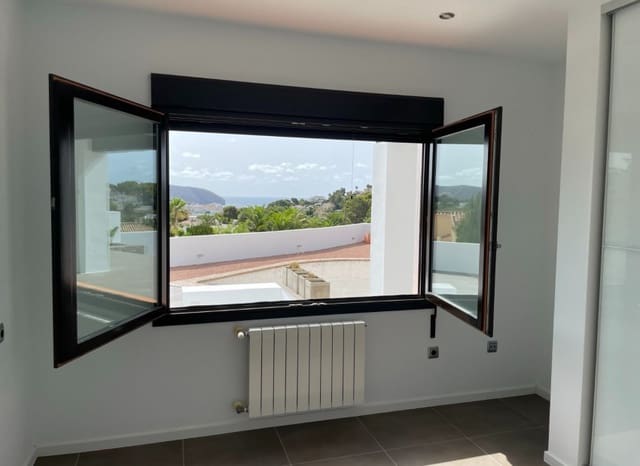 3 slaapkamer Villa te koop in Moraira, Teulada-Moraira met zwembad garage - € 1.400.000 (Ref: 8825758)