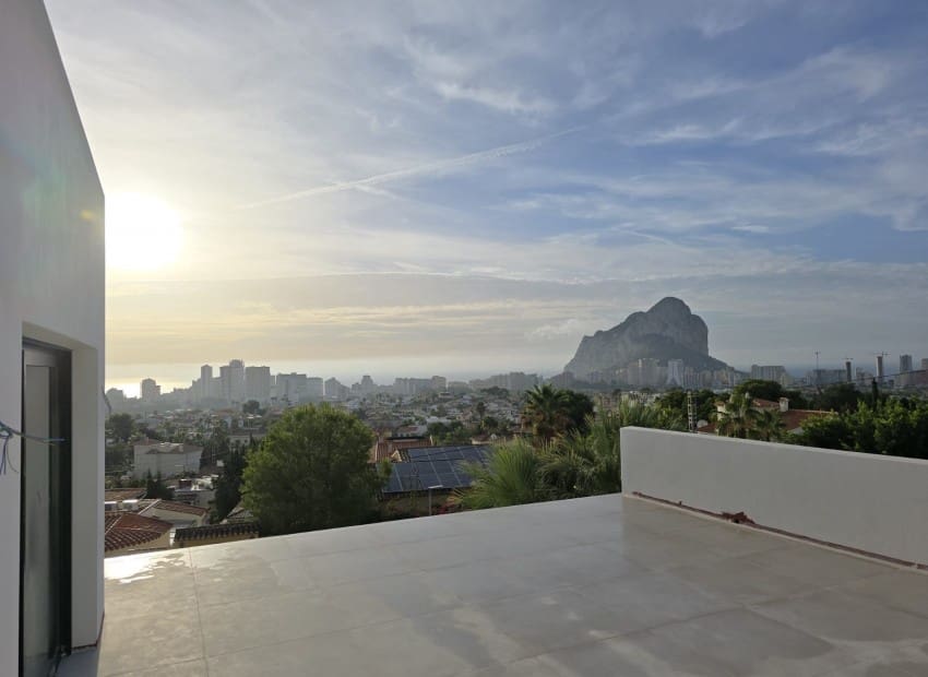 Chalet de 4 habitaciones en Calpe / Calp en venta con piscina - 1.575.000 € (Ref: 8825760)