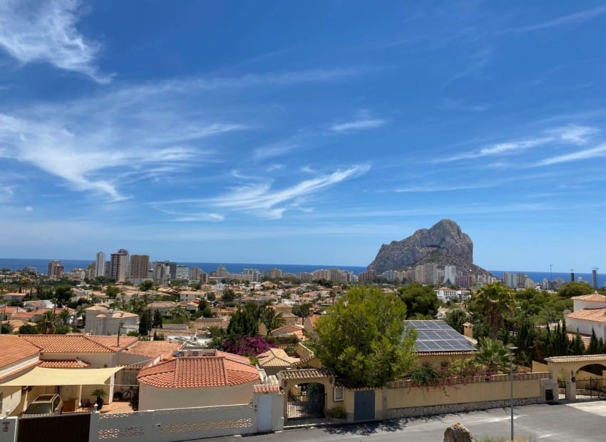 Chalet de 4 habitaciones en Calpe / Calp en venta con piscina - 1.575.000 € (Ref: 8825760)