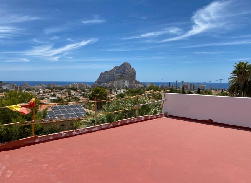 Chalet de 4 habitaciones en Calpe / Calp en venta con piscina - 1.575.000 € (Ref: 8825760)