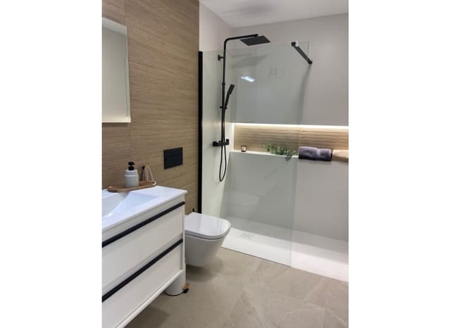 Chalet de 3 habitaciones en San Pedro del Pinatar ciudad, San Pedro del Pinatar en venta con piscina - 345.000 € (Ref: 8825768)