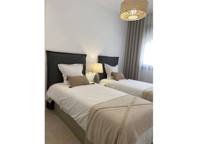 Chalet de 3 habitaciones en San Pedro del Pinatar ciudad, San Pedro del Pinatar en venta con piscina - 345.000 € (Ref: 8825768)