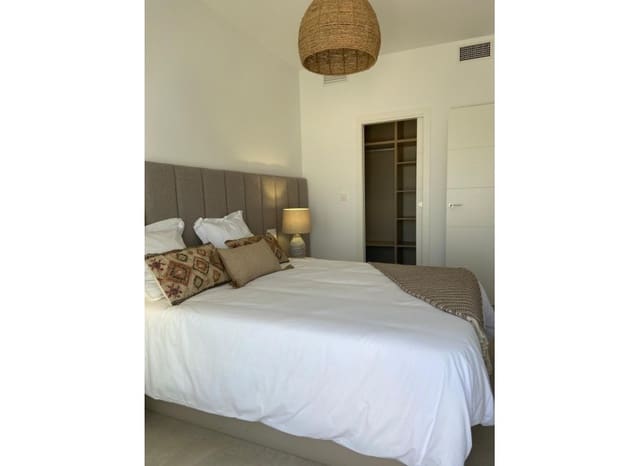 Chalet de 3 habitaciones en San Pedro del Pinatar ciudad, San Pedro del Pinatar en venta con piscina - 345.000 € (Ref: 8825768)