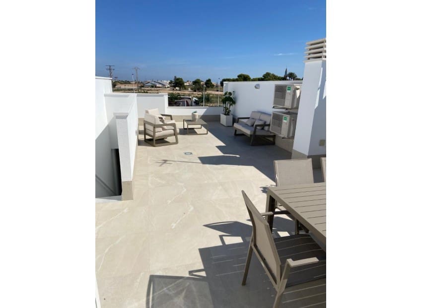 Chalet de 3 habitaciones en San Pedro del Pinatar en venta con piscina - 345.000 € (Ref: 8825768)