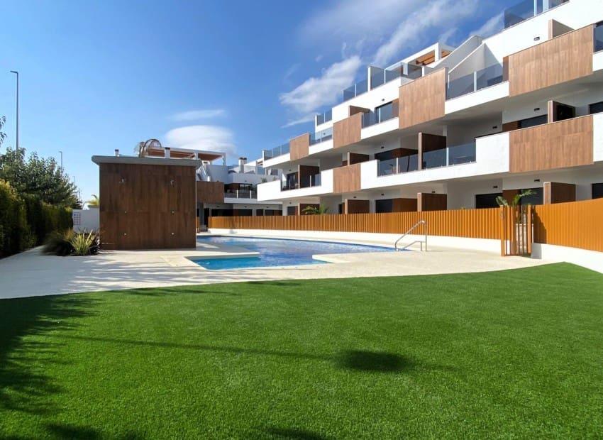 2 slaapkamer Appartement te koop in Pilar de la Horadada met zwembad garage - € 269.900 (Ref: 8825772)