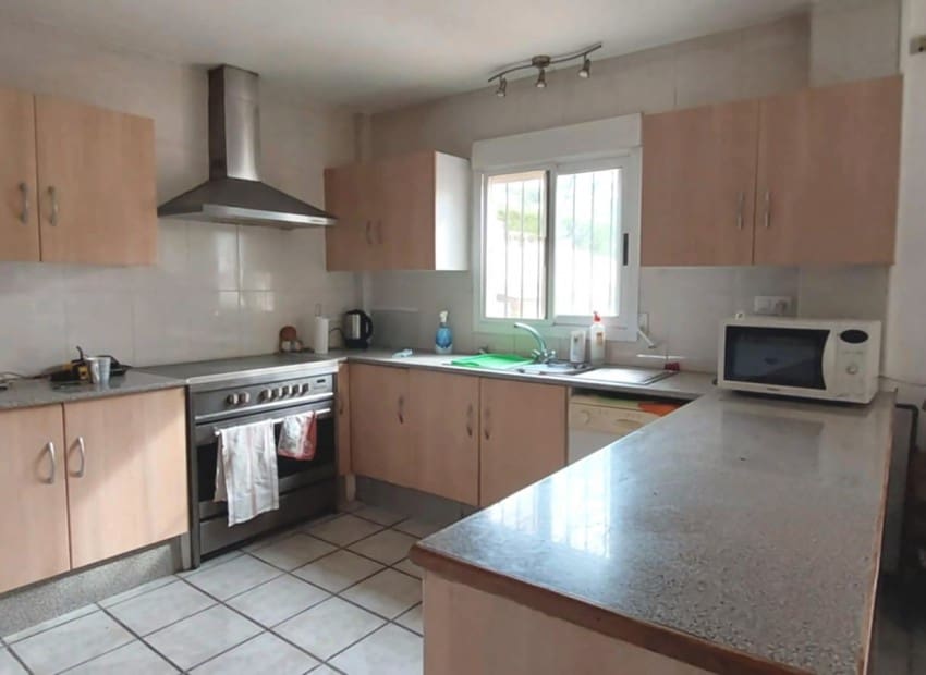 8 quarto Moradia para venda em Orxeta com piscina - 375 000 € (Ref: 8825782)