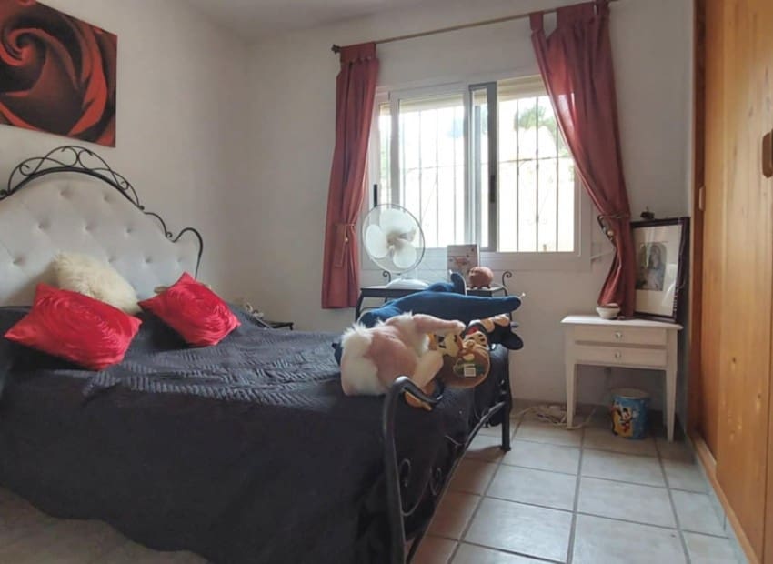 8 quarto Moradia para venda em Orxeta com piscina - 375 000 € (Ref: 8825782)