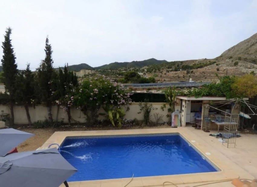 8 quarto Moradia para venda em Orxeta com piscina - 375 000 € (Ref: 8825782)