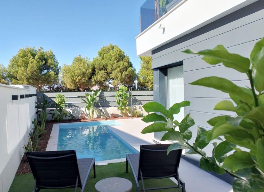 3 slaapkamer Villa te koop in Roda met zwembad - € 379.000 (Ref: 8825784)