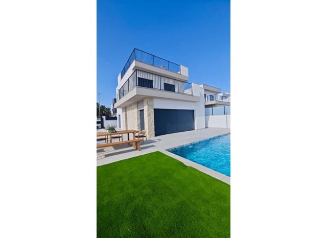 3 slaapkamer Villa te koop in San Miguel de Salinas met zwembad garage - € 574.000 (Ref: 8825792)