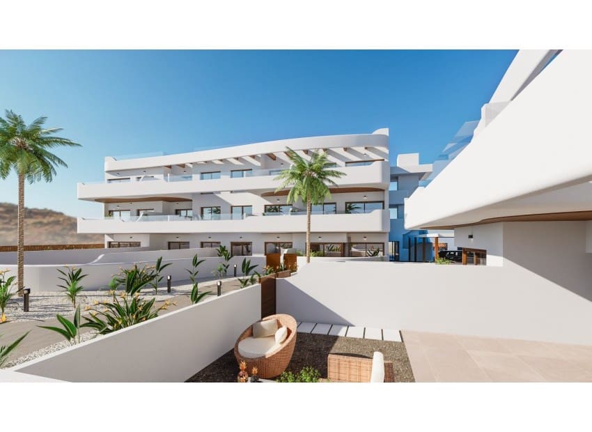 3 bedroom Apartment for sale in Los Alcazares with pool - € 279,000 (Ref: 8825797)