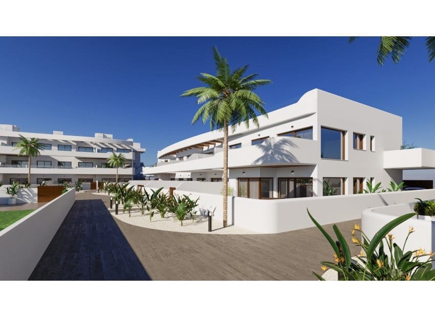 3 bedroom Apartment for sale in Los Alcazares with pool - € 279,000 (Ref: 8825797)