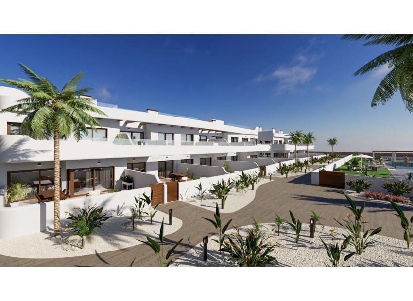 3 bedroom Apartment for sale in Los Alcazares with pool - € 279,000 (Ref: 8825797)