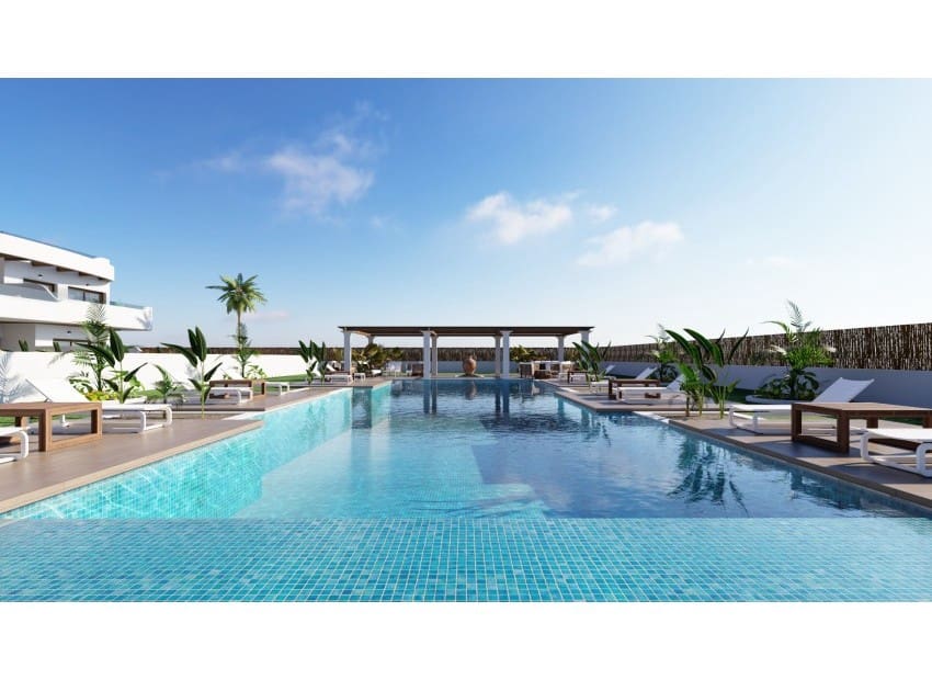 3 bedroom Apartment for sale in Los Alcazares with pool - € 279,000 (Ref: 8825797)