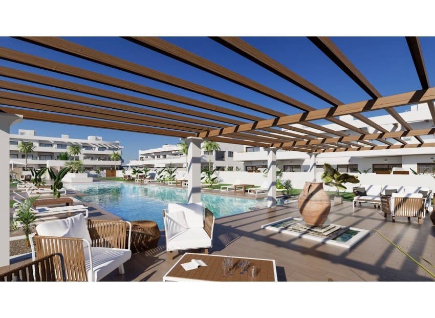 3 bedroom Apartment for sale in Los Alcazares with pool - € 279,000 (Ref: 8825797)