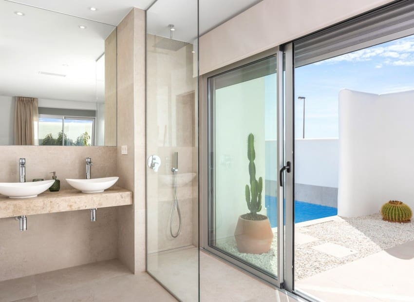 Chalet de 3 habitaciones en Los Alcázares en venta con piscina - 379.900 € (Ref: 8825802)