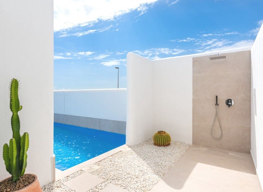 Chalet de 3 habitaciones en Los Alcázares en venta con piscina - 379.900 € (Ref: 8825802)