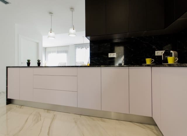 3 slaapkamer Villa te koop in Alicante stad met zwembad - € 800.000 (Ref: 8825805)