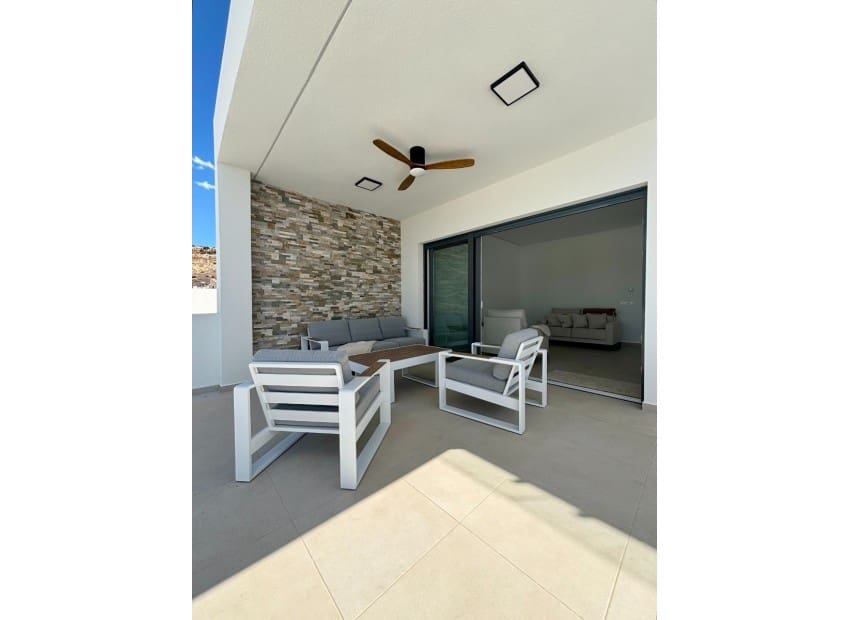 3 bedroom Villa for sale in Benijofar with pool - € 478,732 (Ref: 8825808)