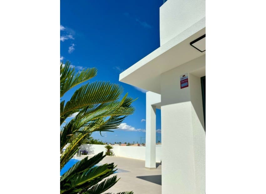 3 bedroom Villa for sale in Benijofar with pool - € 478,732 (Ref: 8825808)