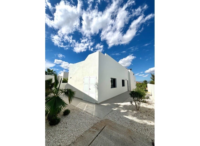 3 bedroom Villa for sale in Benijofar with pool - € 478,732 (Ref: 8825808)