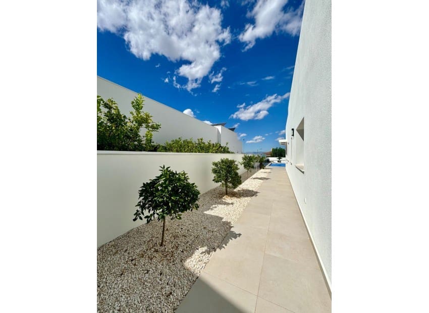 3 bedroom Villa for sale in Benijofar with pool - € 478,732 (Ref: 8825808)