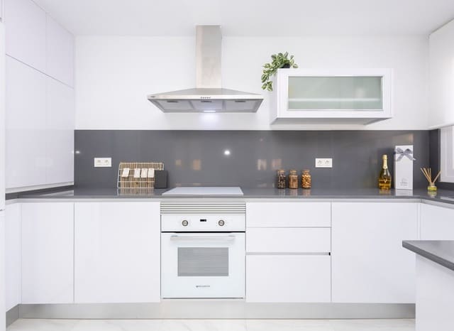 2 slaapkamer Appartement te koop in Jacarilla met zwembad - € 139.000 (Ref: 8825809)