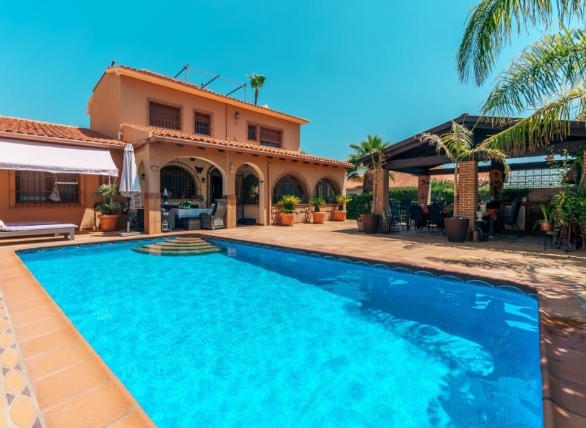 5 camera da letto Villa in vendita in La Nucia con piscina - 899.000 € (Rif: 8825839)