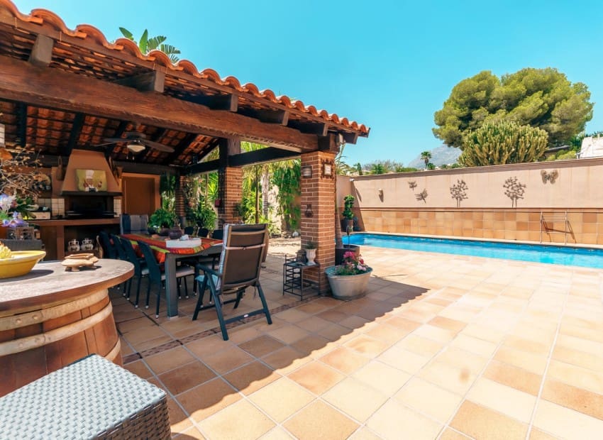 5 camera da letto Villa in vendita in La Nucia con piscina - 899.000 € (Rif: 8825839)