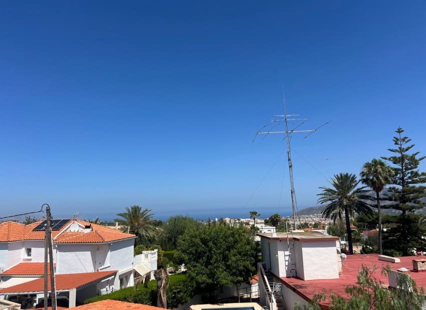 5 makuuhuone Huvila myytävänä paikassa Alfaz del Pi / L'Alfas del Pi mukana uima-altaan - 1 900 000 € (Ref: 8825858)