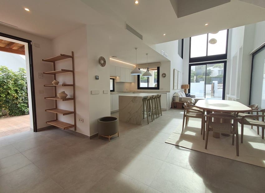 4 bedroom Villa for sale in Albir with pool garage - € 875,000 (Ref: 8825863)