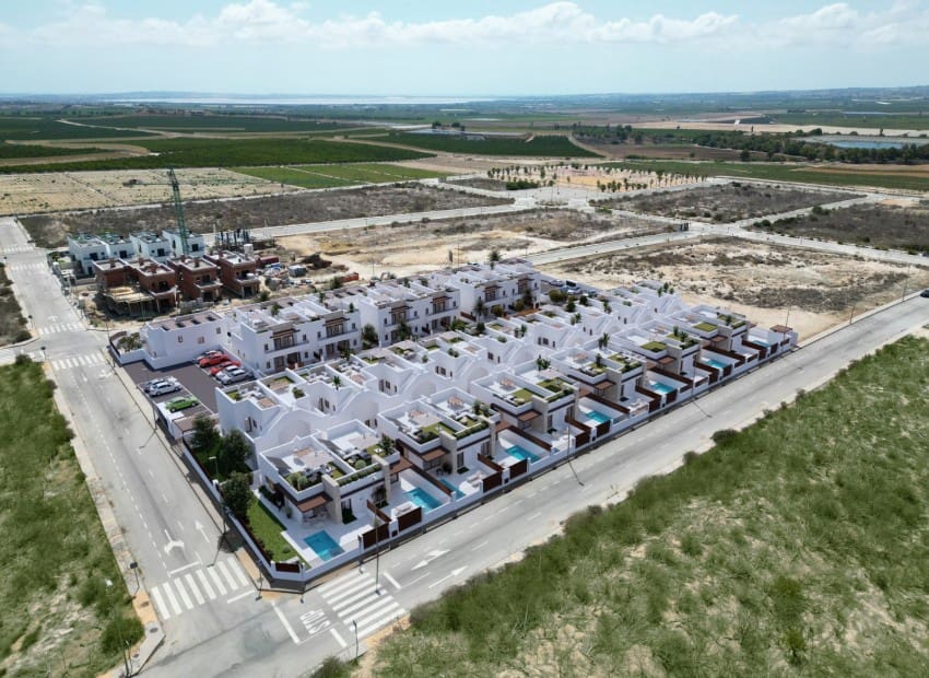 2 soveværelse Semi-Rækkehus til salg i Vistabella med swimmingpool - € 329.000 (Ref: 8826525)