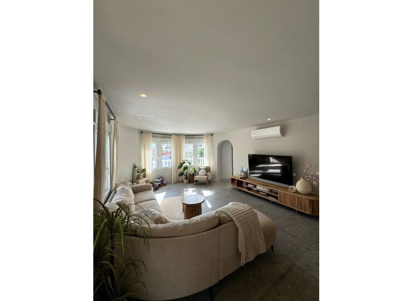 Chalet de 6 habitaciones en Ciudad Quesada en venta con piscina garaje - 728.500 € (Ref: 8840246)