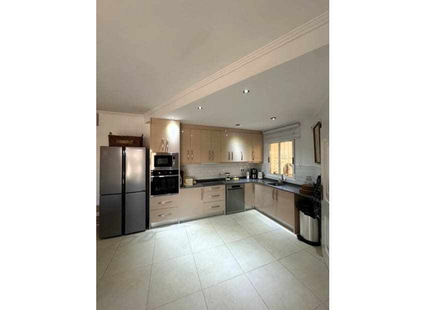 Chalet de 6 habitaciones en Ciudad Quesada en venta con piscina garaje - 728.500 € (Ref: 8840246)