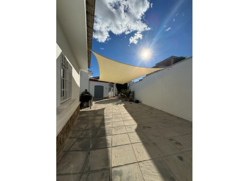 Chalet de 6 habitaciones en Ciudad Quesada en venta con piscina garaje - 728.500 € (Ref: 8840246)