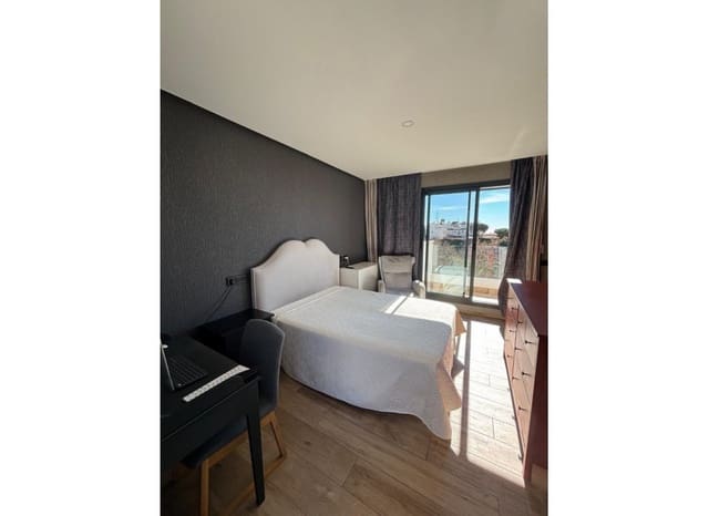 4 chambre Appartement à vendre à Marbella avec piscine - 1 100 000 € (Ref: 8856683)