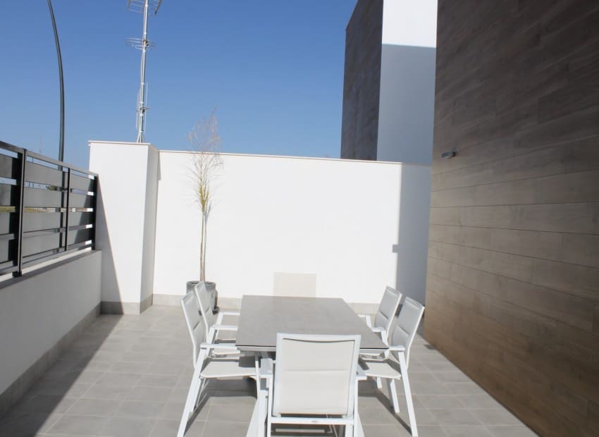 2 bedroom Villa for sale in Roldan with pool - € 299,900 (Ref: 8868455)
