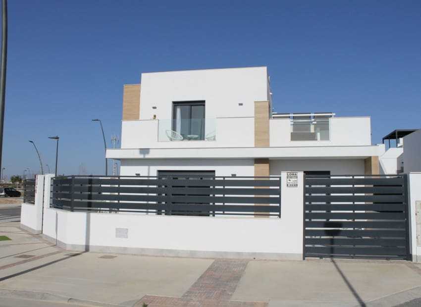 2 bedroom Villa for sale in Roldan with pool - € 299,900 (Ref: 8868455)