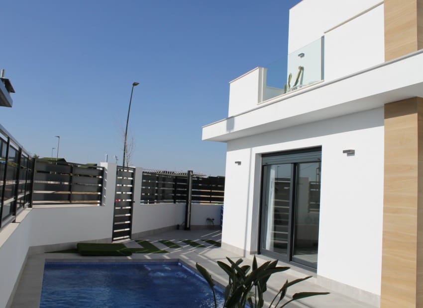 2 bedroom Villa for sale in Roldan with pool - € 299,900 (Ref: 8868455)