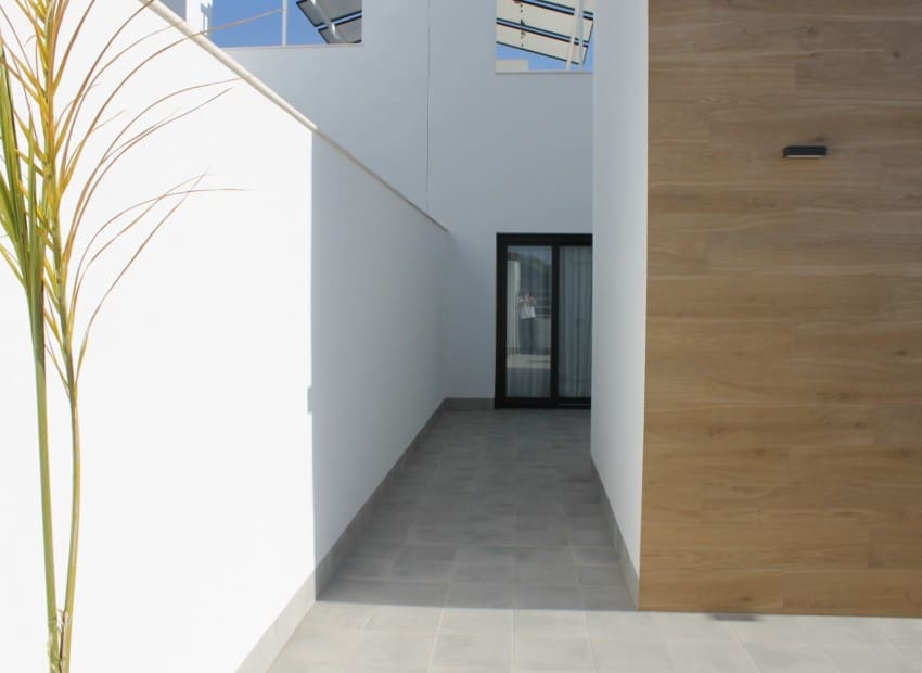 2 bedroom Villa for sale in Roldan with pool - € 299,900 (Ref: 8868455)