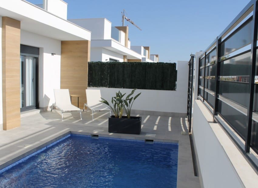 2 bedroom Villa for sale in Roldan with pool - € 299,900 (Ref: 8868455)
