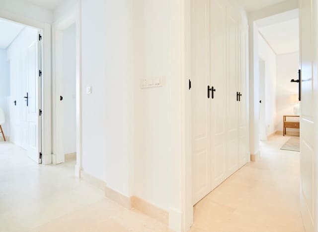 2 slaapkamer Appartement te koop in Los Naranjos, Marbella met zwembad - € 495.000 (Ref: 8887433)