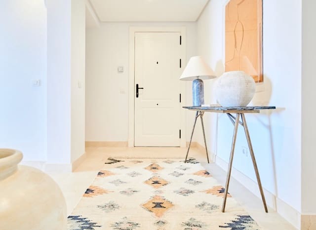 2 slaapkamer Appartement te koop in Los Naranjos, Marbella met zwembad - € 495.000 (Ref: 8887433)