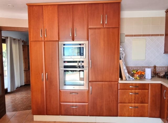 Chalet de 3 habitaciones en Altea en venta con piscina garaje - 850.000 € (Ref: 8887439)