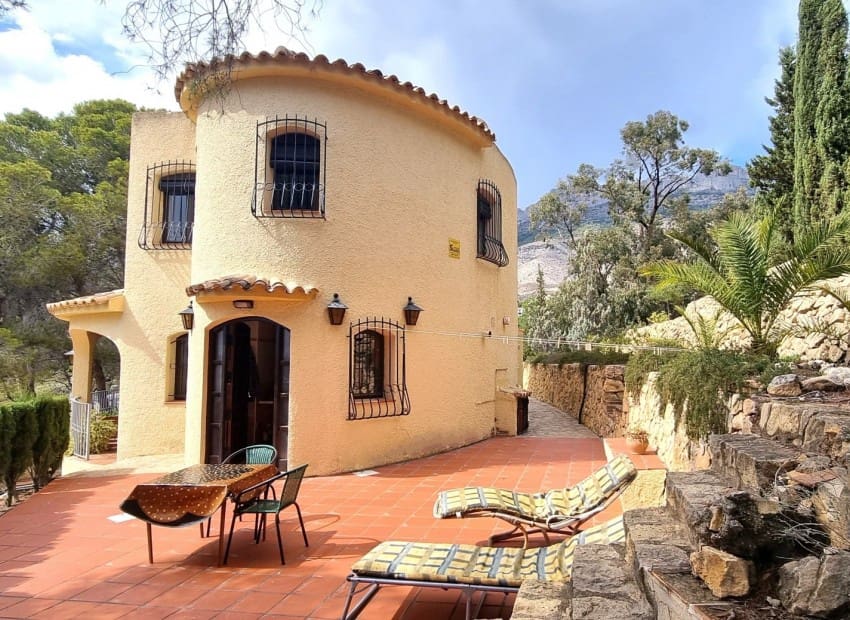 Chalet de 3 habitaciones en Altea en venta con piscina garaje - 850.000 € (Ref: 8887439)